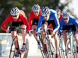 Delta i sykkelkonkurranser i Spania på treningsleir sykkel i Barcelona