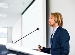 Delta på seminar i Spania på treningsleir basketball i Barcelona