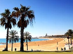 Kortur til Spania og avslapning på stranda i Barcelona