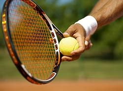 Samarbeid med spansk trener på treningsleir tennis i Barcelona, Spania