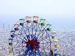 Tibidabo fornøyelsespark i Barcelona, Spania, moro for liten og stor