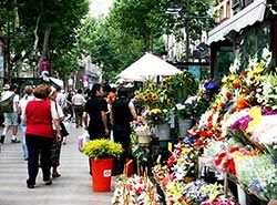 Shopping i Barcelona, Spania, i den kjente handlegaten Las Ramblas