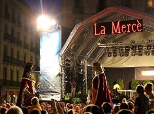 Dans med giganter på Merce festivalen i Barcelona